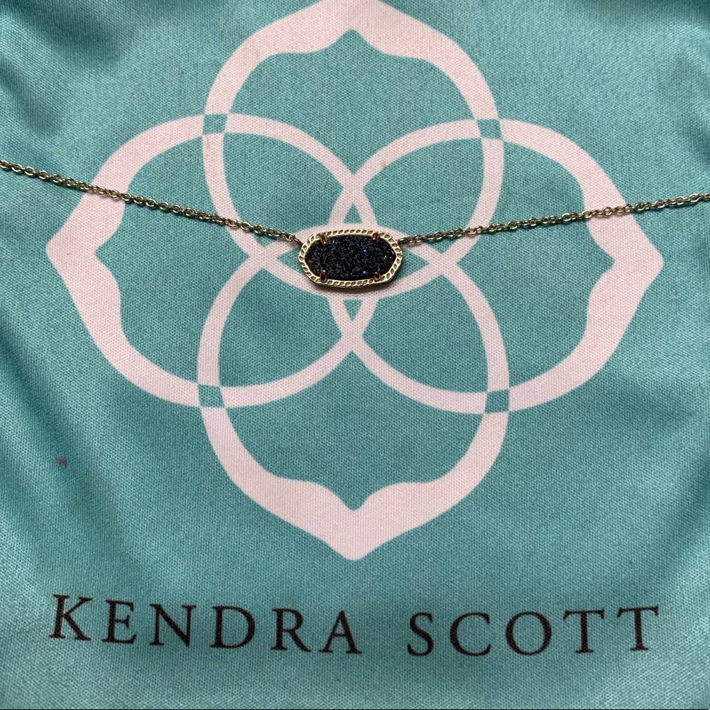 Kendra Scott necklace